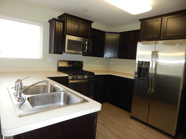 Building Photo - 1678 Ruby Dr
