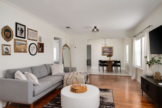 Foto del edificio - 1307 Formosa Ave