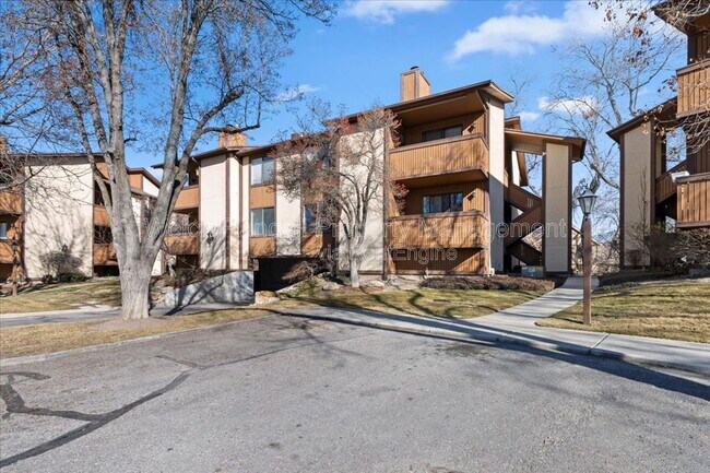 Foto del edificio - 6871 Countrywoods Cir