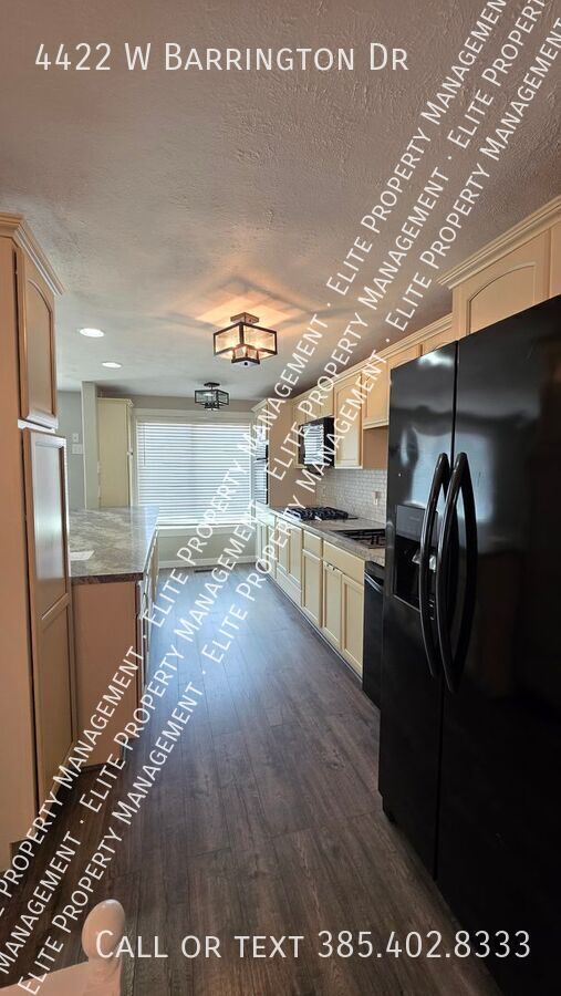 Photo - 4422 W Barrington Dr- House