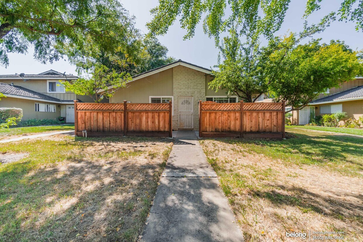 5677 Playa Del Rey, San Jose, CA 95123 Condo for Rent in San Jose, CA