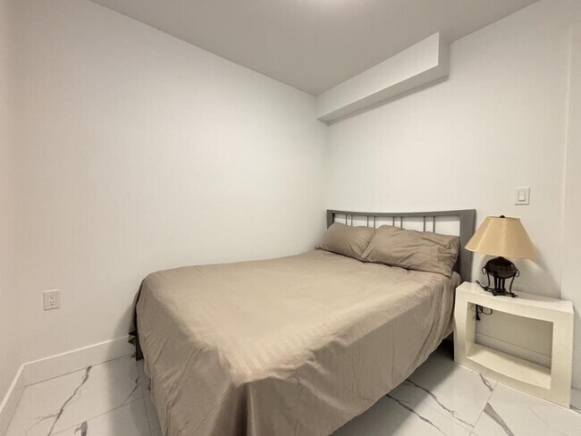 Photo du bâtiment - 2 bedroom in Vancouver BC V6P 2A4