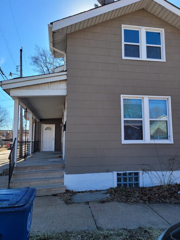 Primary Photo - 214 Bates St