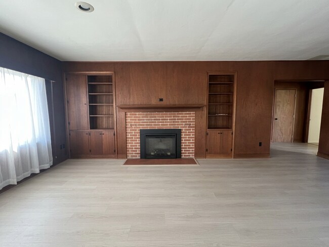 Building Photo - 616 Cheryl Ln