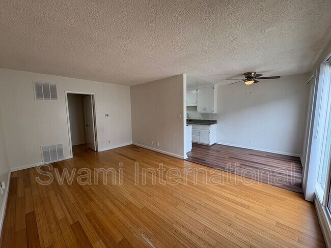 Foto del edificio - 2700 W El Segundo Blvd