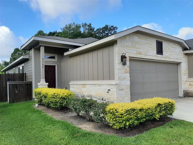 Foto del edificio - 9725 Grosbeak Ln