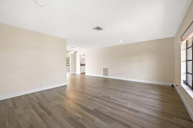 Foto del edificio - 146 SE 26th Ave
