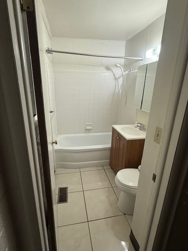 Foto del edificio - Warnock Avenue