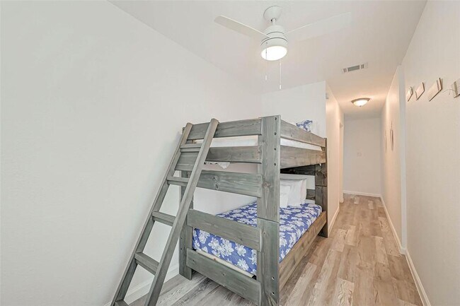 Foto del edificio - 3318 Avenue M