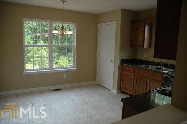 Building Photo - 602 Amberwood Dr