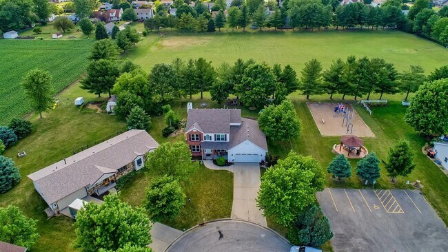 Building Photo - 700 Trimmer Dr