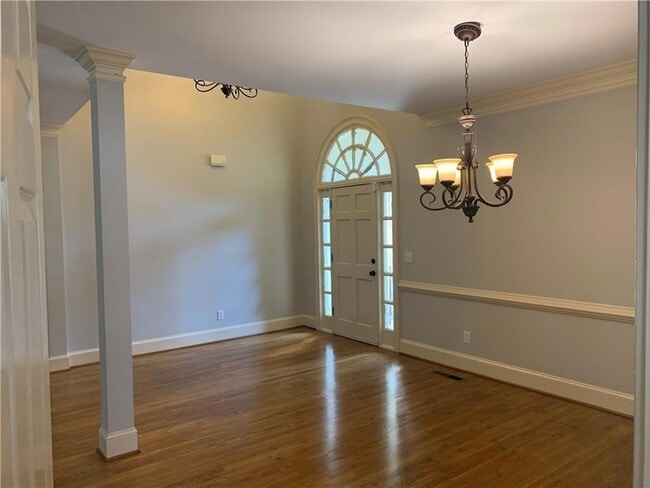 Building Photo - 4208 Terrace Ct SE
