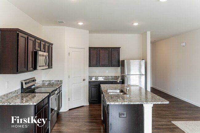 Building Photo - 2023 Hudson Dr