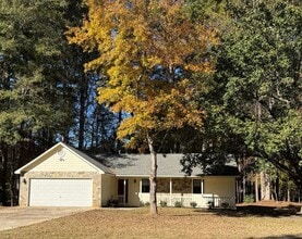 Building Photo - 165 Paces Dr