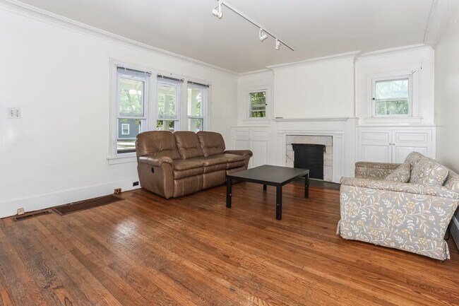 Foto del edificio - Available for Reservation 2026-27