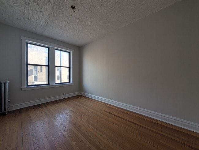 Building Photo - 1542 N Kedzie Ave