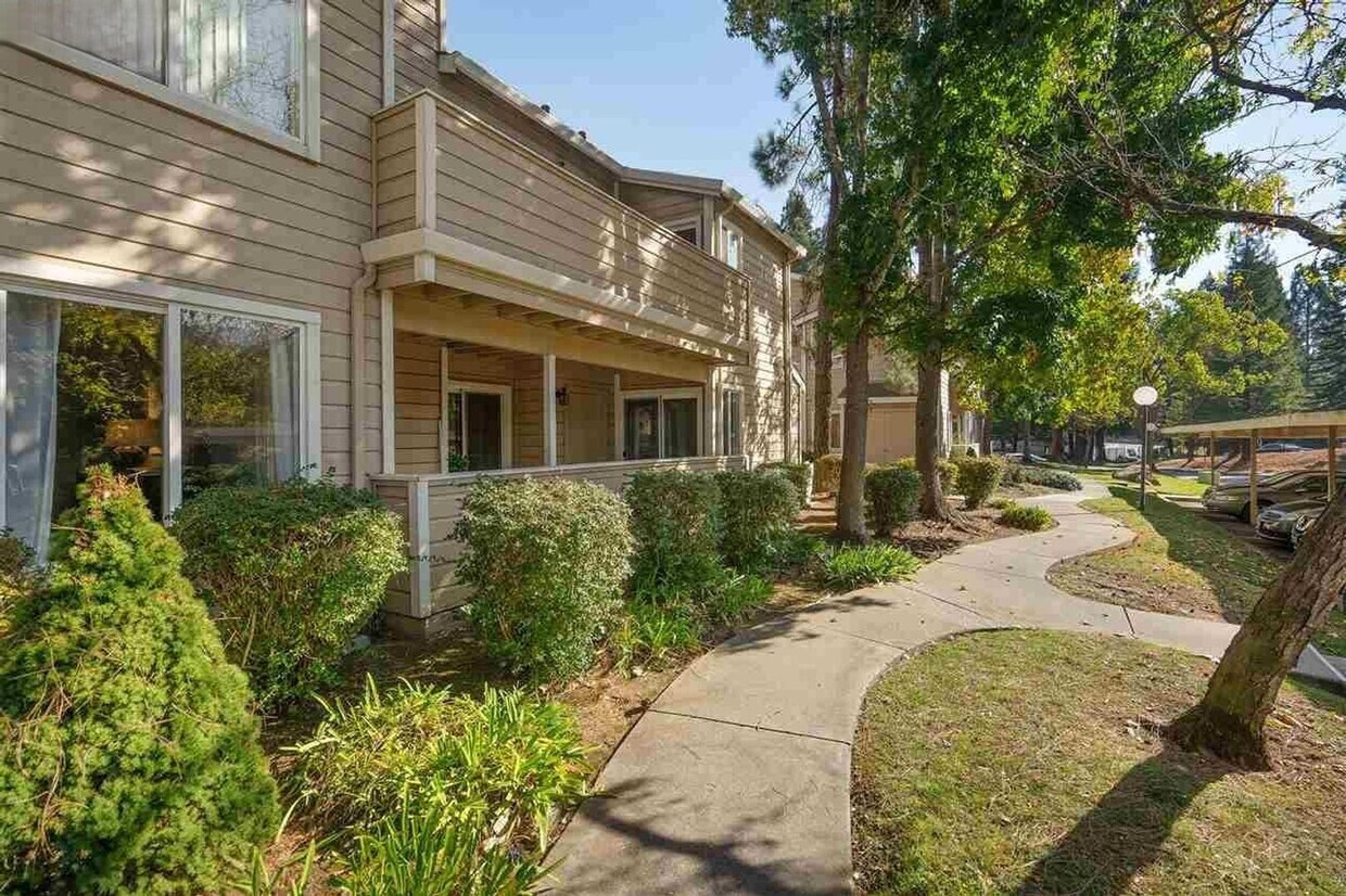 Resort Style Oakland Condo with Private Terrace - Resort Style Oakland Condo with Private Terrace