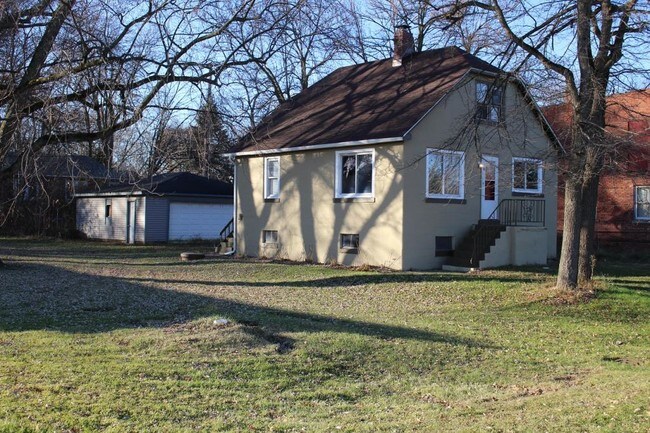 Building Photo - 2229 W 37th Ave