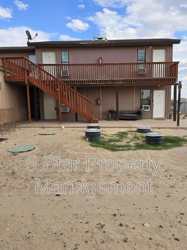 Building Photo - 1654 Exeter Dr