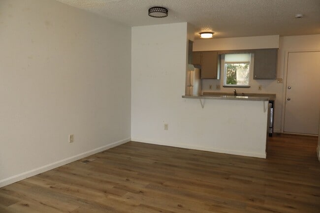 Building Photo - 1604 N 4th St