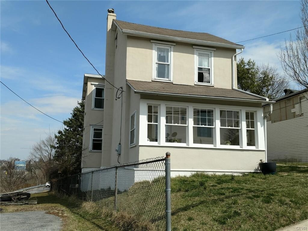 Primary Photo - 2335 N 1st Ave