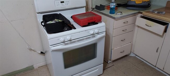 Building Photo - 201 W Anderson Ave