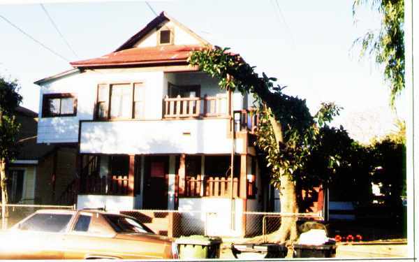 Primary Photo - 315-315 3/4 S. Pecan St.