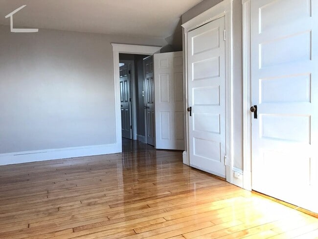 Building Photo - HOT BRIGHTON LISTING!!!!