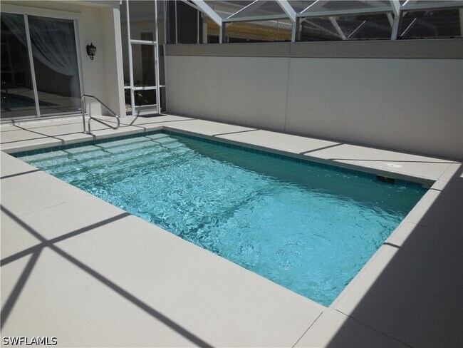 Foto del edificio - 6069 Islandwalk Blvd