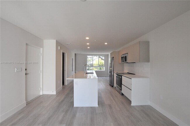 Foto del edificio - 2505 NE 193rd St