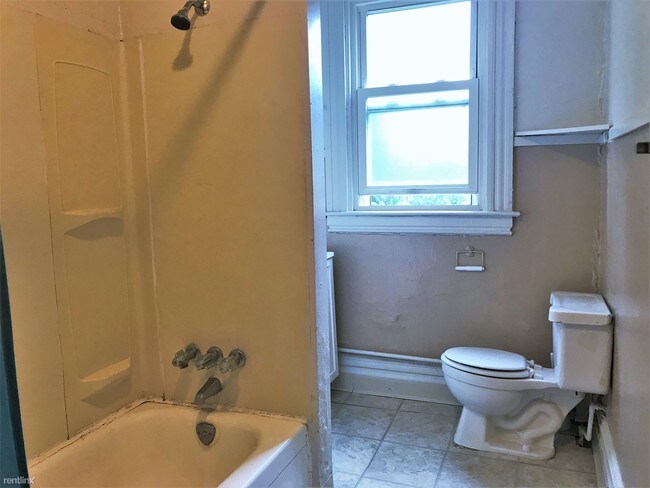 Building Photo - 2 br, 1 bath  - 5526 Black St  August