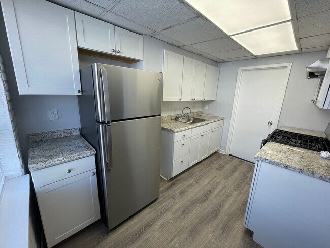 Building Photo - Newly Renovated 2 Bedroom/1 Bathroom Home with Driveway and Double Lot!