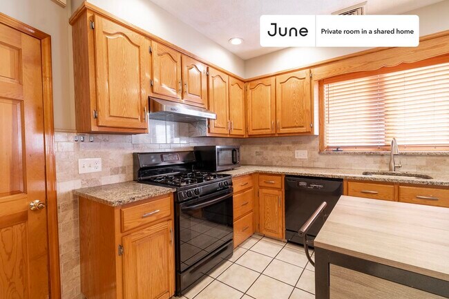 Foto del edificio - Room in Shared 5 bed/2 bath home