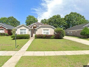 Building Photo - 1631 Ashmoor Dr W