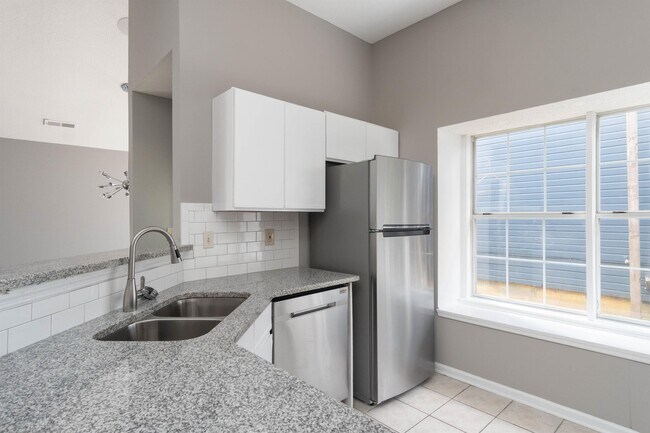 Foto del edificio - 124 Bridle Trace Ln