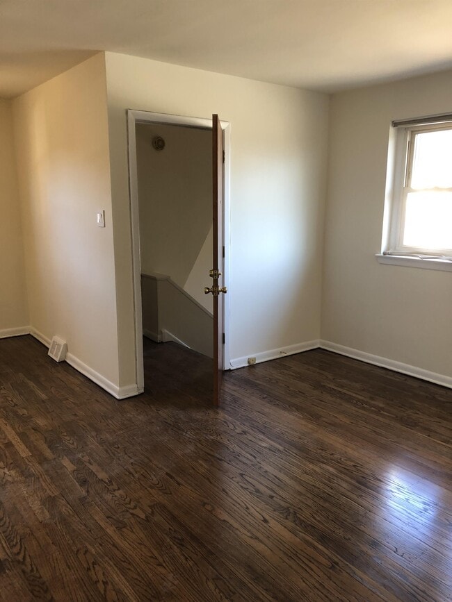 Photo - 2 Broomall Ave (Broomall, PA) Townhome
