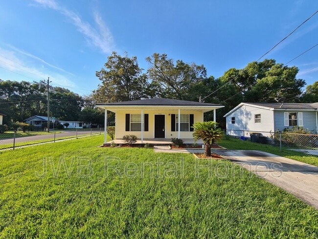 Photo - 1972 6th St W House