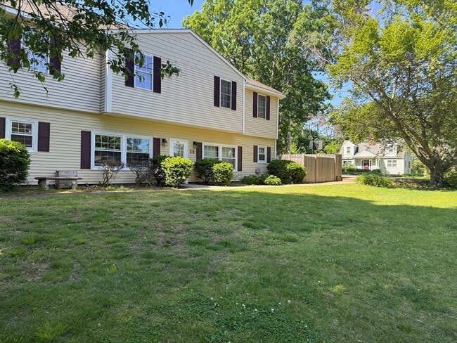 Building Photo - 28 Crestview Dr
