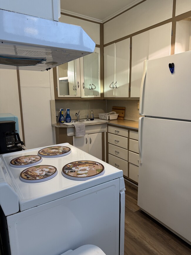 Building Photo - 544 S 1st Ave