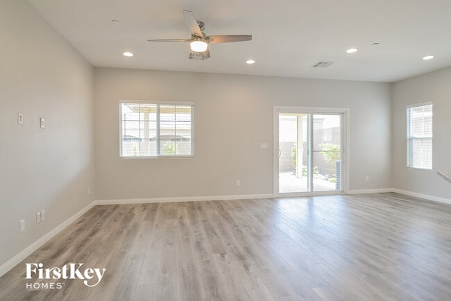 Building Photo - 305 Cadence Vista Dr