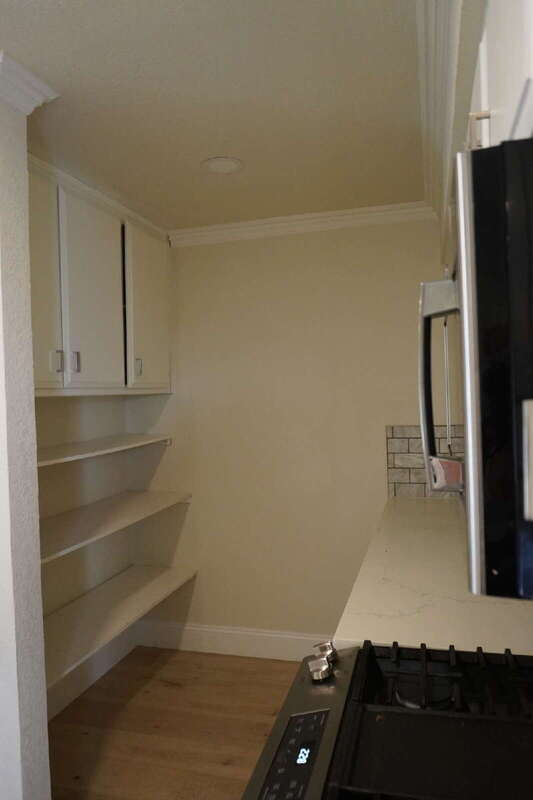 Building Photo - 8021 Glen Eva Way