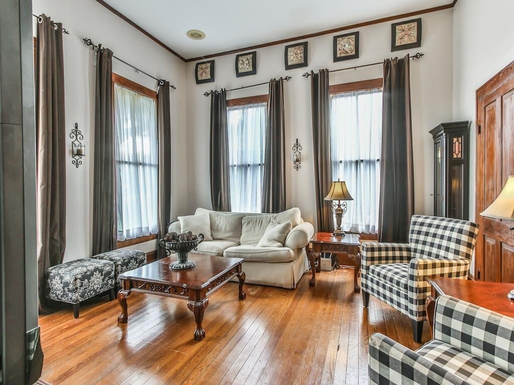 Building Photo - 509 E Luhn St