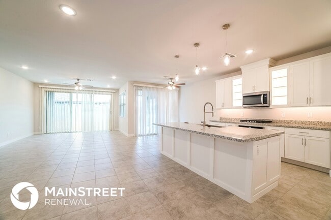 Building Photo - 8615 S 69th Ln