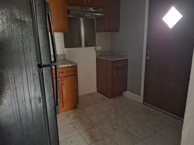 Foto del edificio - 7011 S Merrill Ave