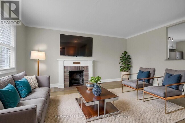 Building Photo - 312 Mountbatten Ave