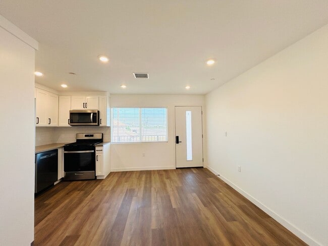 Building Photo - 13037 San Fernando Rd