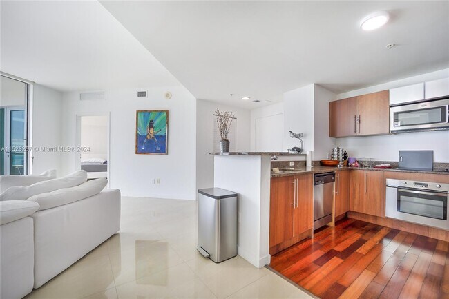 Foto del edificio - 300 S Biscayne Blvd