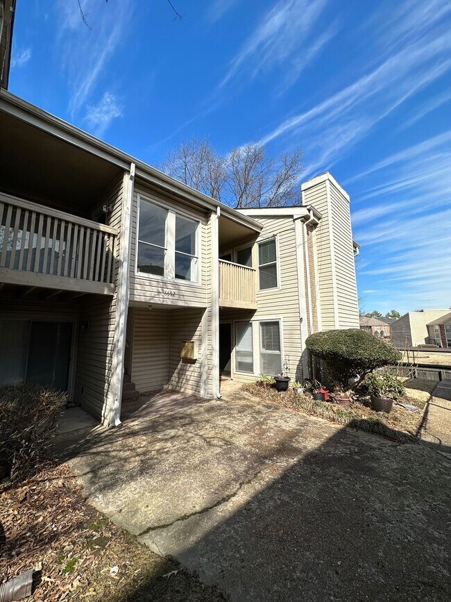 Building Photo - 6692 Whispering Oak Pl