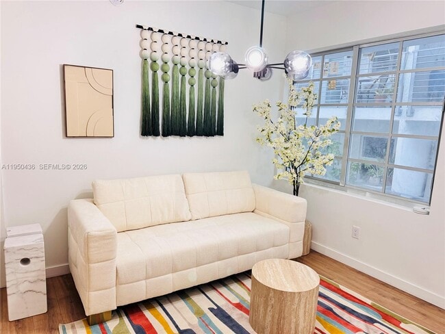 Building Photo - 1525 Euclid Ave