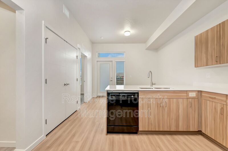 385 E 42nd St Unit 306, Garden City, ID 83714 Condo for Rent in